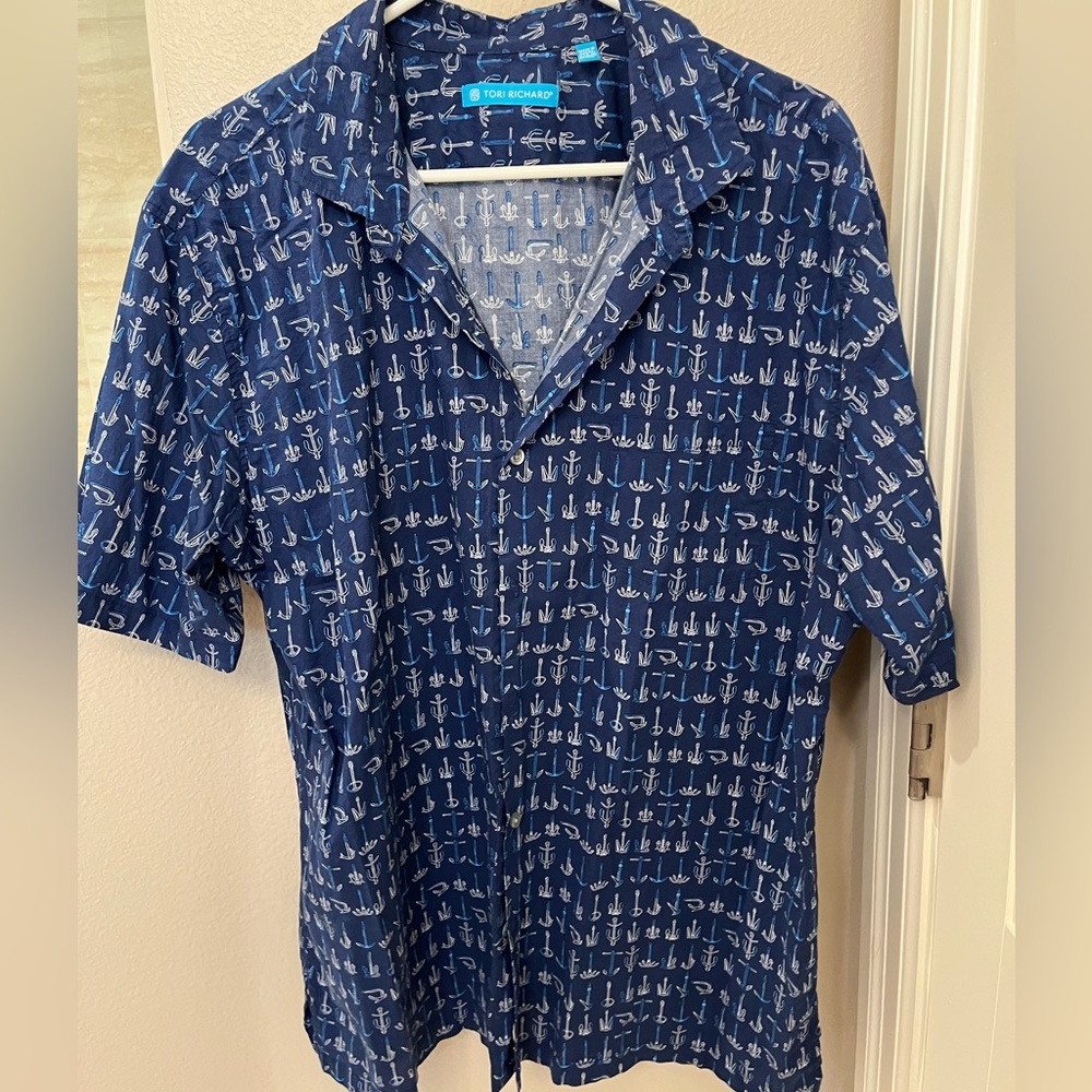 Tori Richard Mens button down aloha shirt